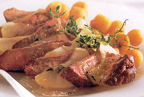 Struisvogelbiefstuk met appel, vijgenchutney en rode wijnsaus